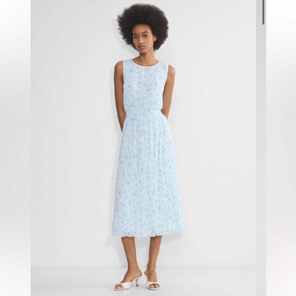 Aritzia Wilfred Mabel Dress Pleated Floral Light Blue Sleeveless Sz Medium NWT